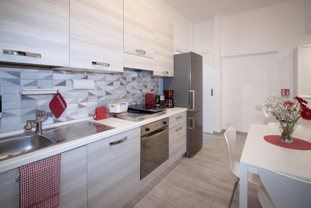 B&B Easy Apartment โรม ภายนอก รูปภาพ